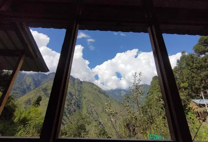 Majatalo Himalayan Bunker, Dingcha Village, Tindar