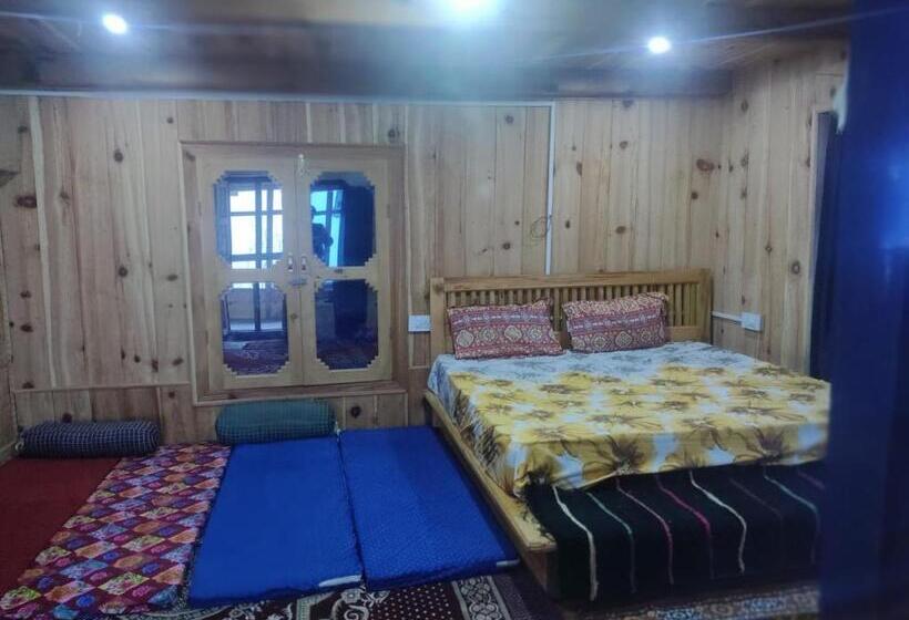 Majatalo Himalayan Bunker, Dingcha Village, Tindar