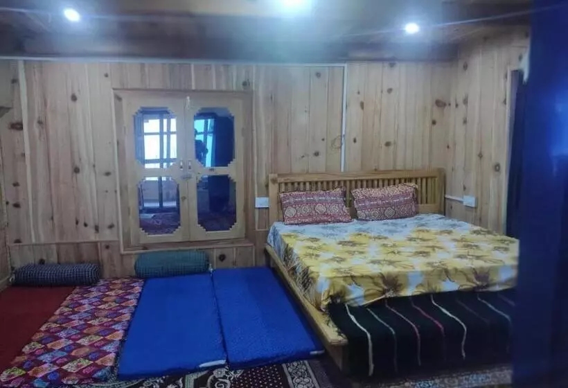 Majatalo Himalayan Bunker, Dingcha Village, Tindar
