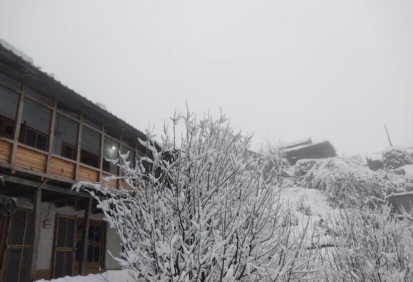 Majatalo Himalayan Bunker, Dingcha Village, Tindar