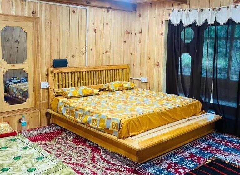 Majatalo Himalayan Bunker, Dingcha Village, Tindar