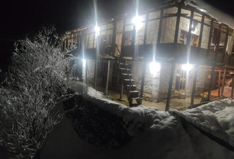 Majatalo Himalayan Bunker, Dingcha Village, Tindar