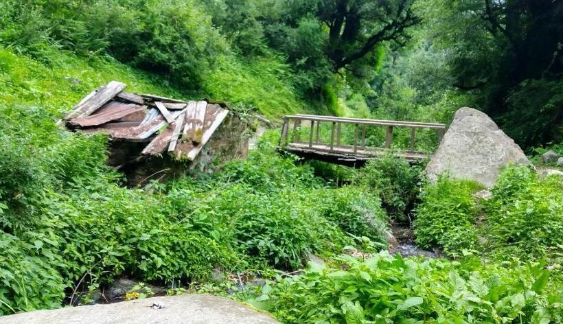 Majatalo Himalayan Bunker, Dingcha Village, Tindar
