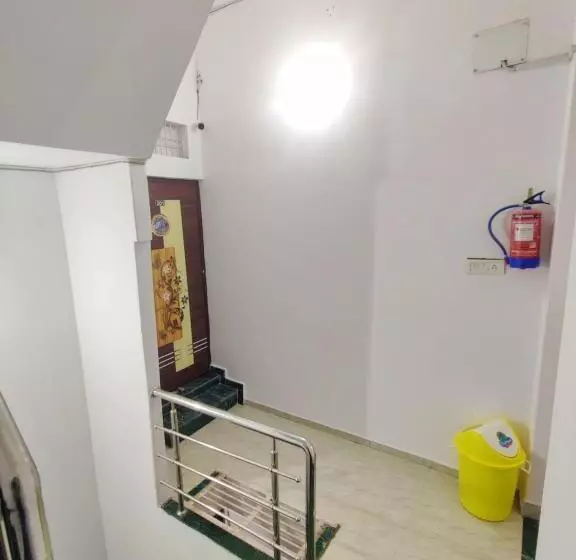 ペンション Kohinoor Guest House