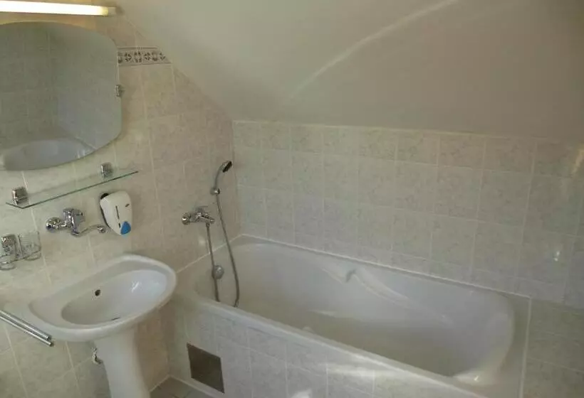 Majatalo Penzión Vodár