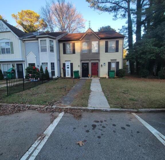 膳宿费 Private Room In Spacious Town House