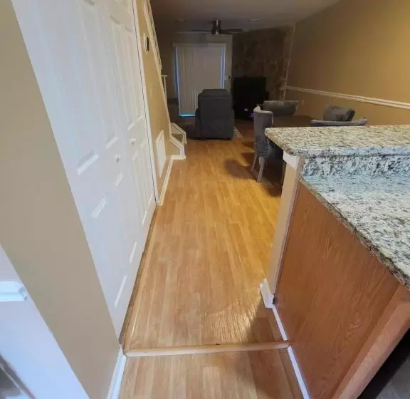 پانسیون Private Room In Spacious Town House