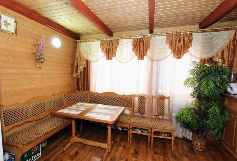 Majatalo садиба Svitlana