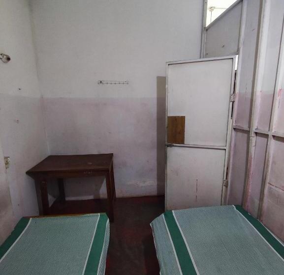 ユースホステル New Star Lodge