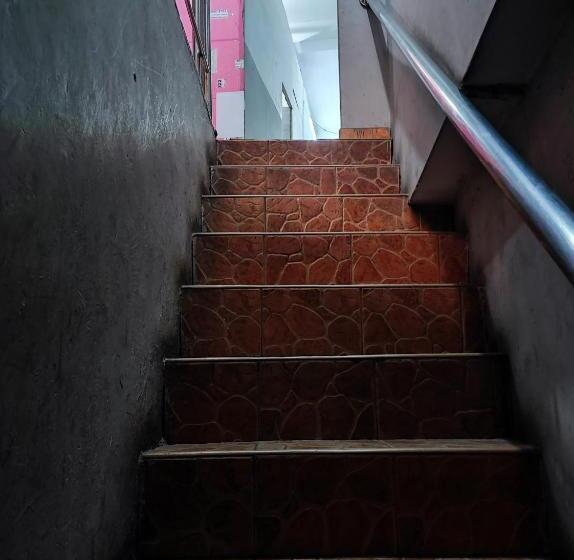 ユースホステル New Star Lodge