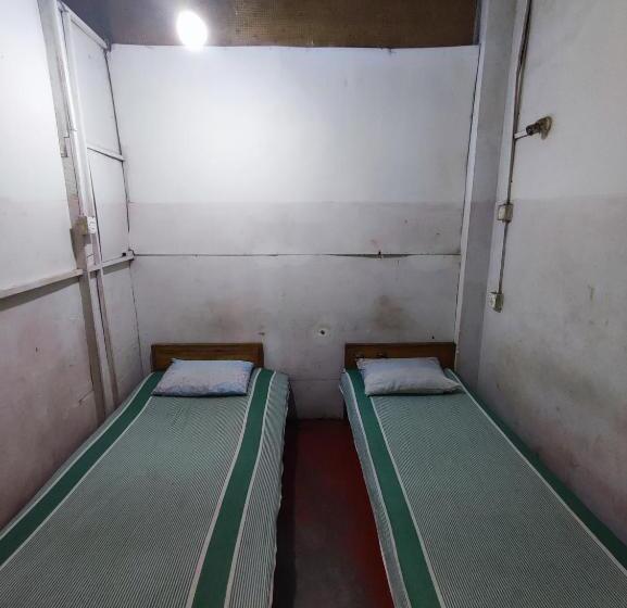 ユースホステル New Star Lodge