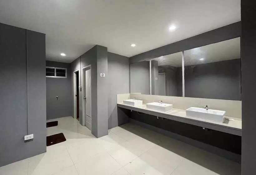 Baan Pheun Hostel บ้านเพื่อน โฮสเทล