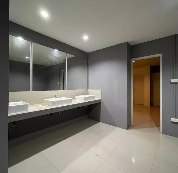 Baan Pheun Hostel บ้านเพื่อน โฮสเทล