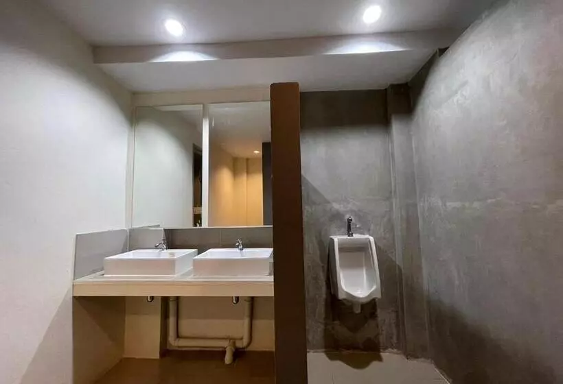 Baan Pheun Hostel บ้านเพื่อน โฮสเทล