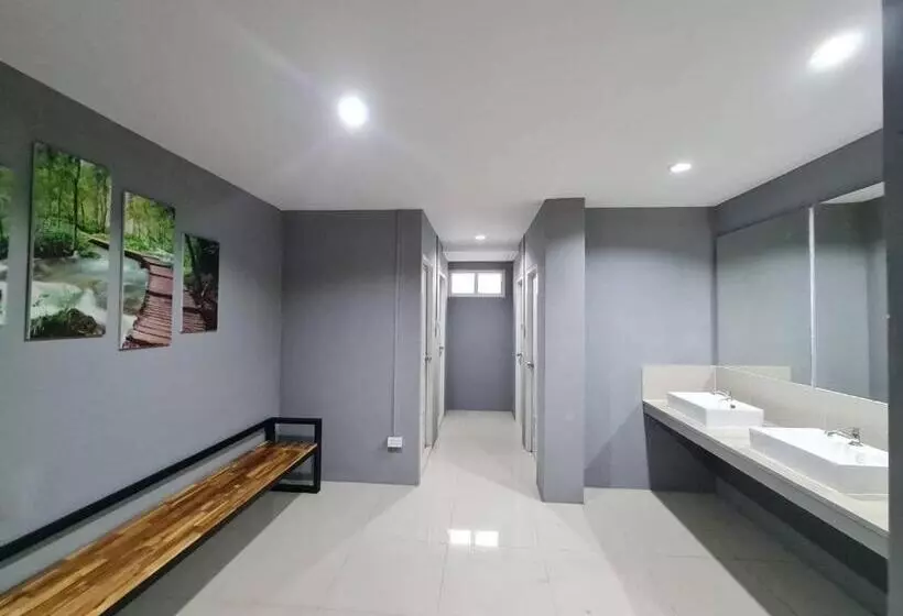 Baan Pheun Hostel บ้านเพื่อน โฮสเทล