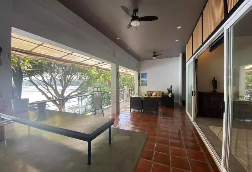 ベッドアンドブレックファースト Montecristo