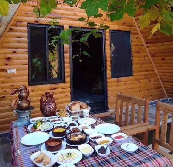 ベッドアンドブレックファースト Yuvacik Kazli Bahçe Bungalov Otel Ve Restoran