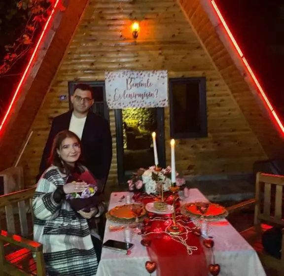 ベッドアンドブレックファースト Yuvacik Kazli Bahçe Bungalov Otel Ve Restoran