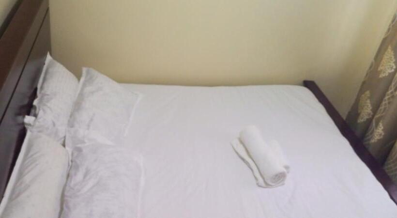 تختخواب و صبحانه Zuri Furnished Apartment