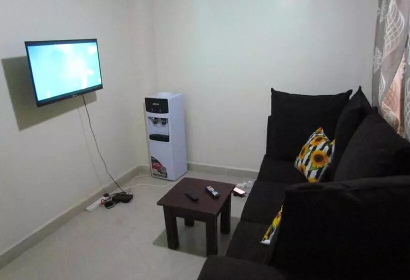تختخواب و صبحانه Zuri Furnished Apartment
