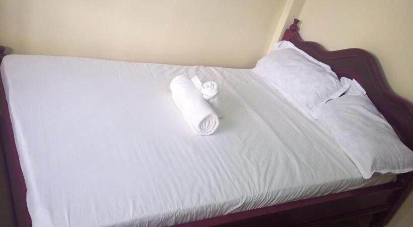 تختخواب و صبحانه Zuri Furnished Apartment