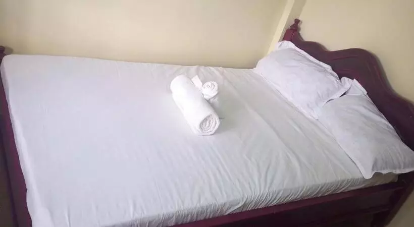تختخواب و صبحانه Zuri Furnished Apartment