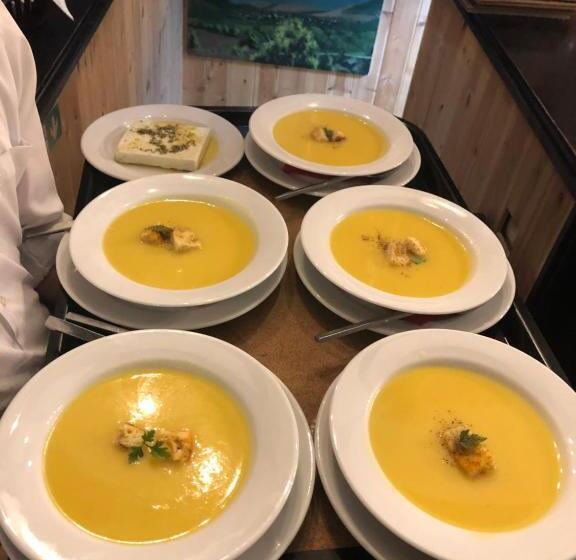 هتل Ambassador Voskopojë