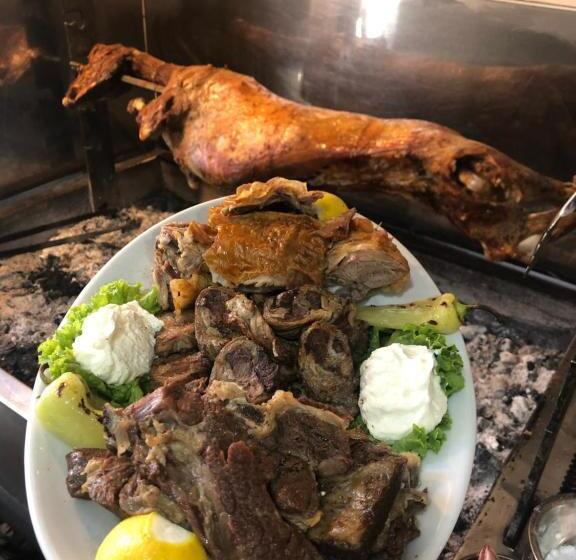 هتل Ambassador Voskopojë