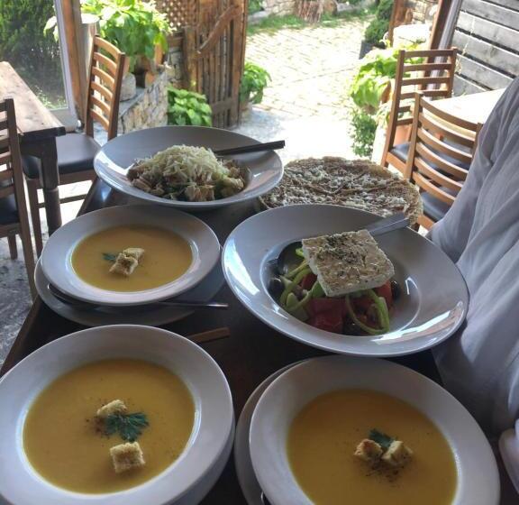 هتل Ambassador Voskopojë