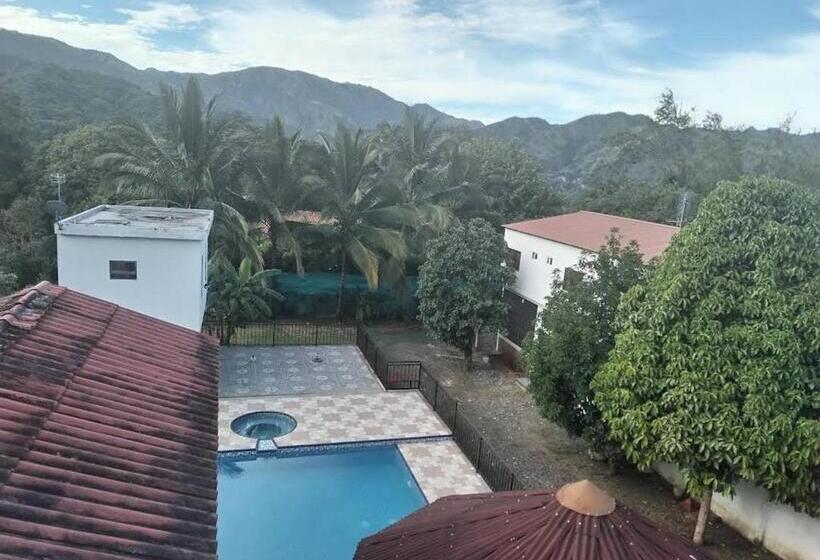 ホテル Naru Extremo