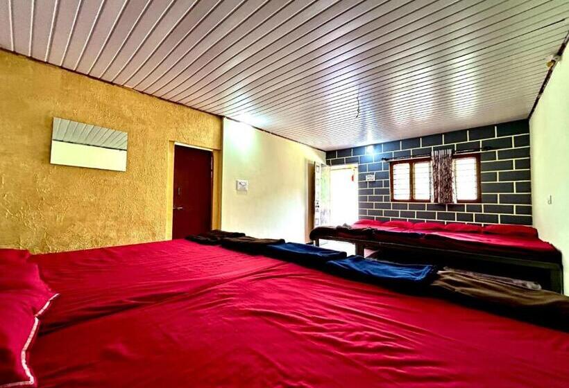 ホテル Dandeli Goldfinch Resort