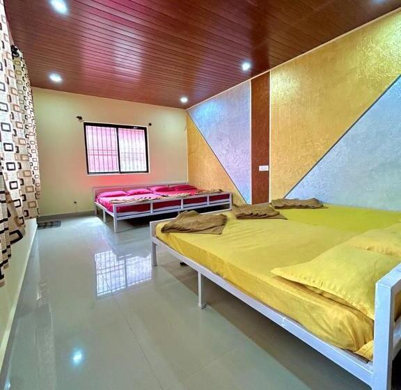 ホテル Dandeli Goldfinch Resort