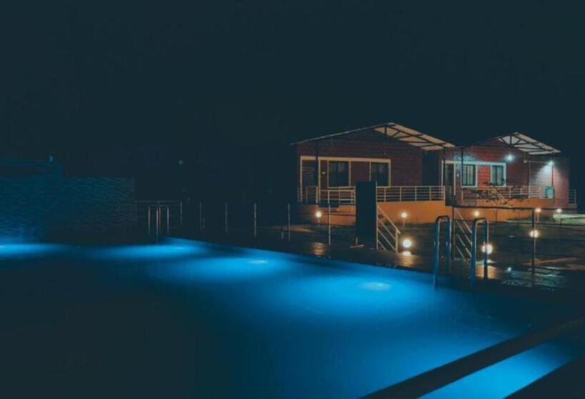 ホテル Dandeli Goldfinch Resort