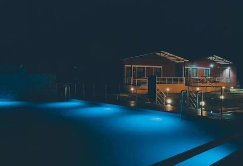 ホテル Dandeli Goldfinch Resort