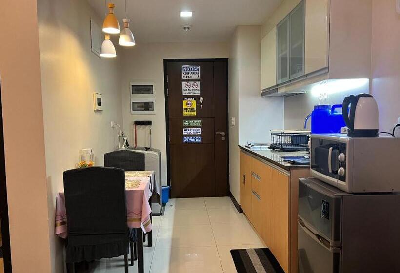 Hotelli J@j Spacious