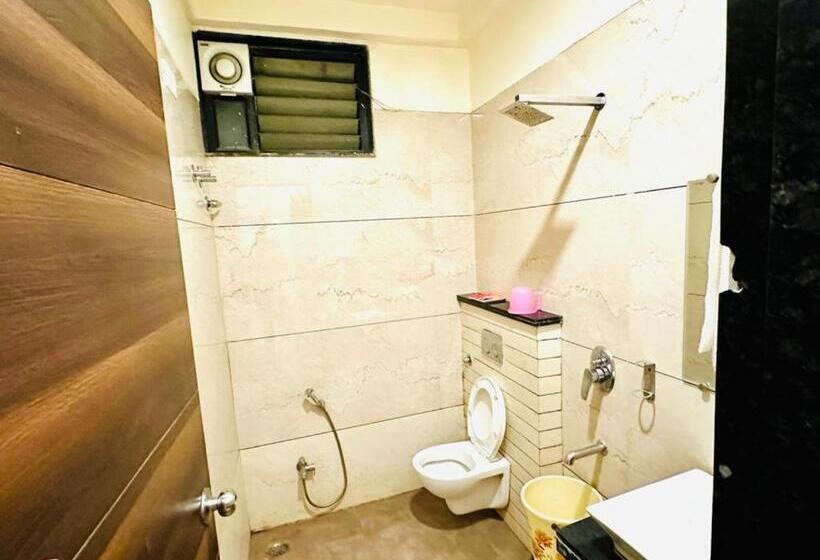 בית מלון כפרי Raj Residency