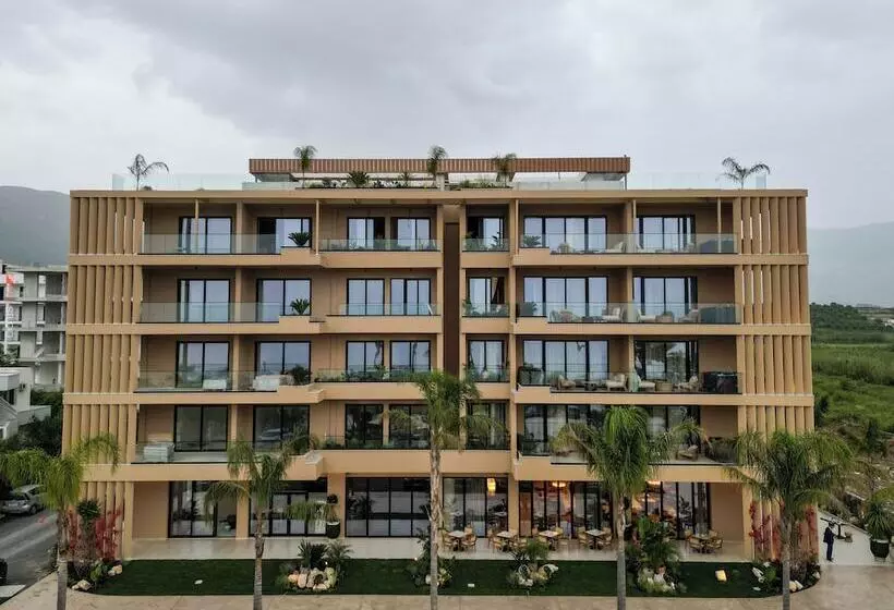 Hotelli Regina Palm Resort