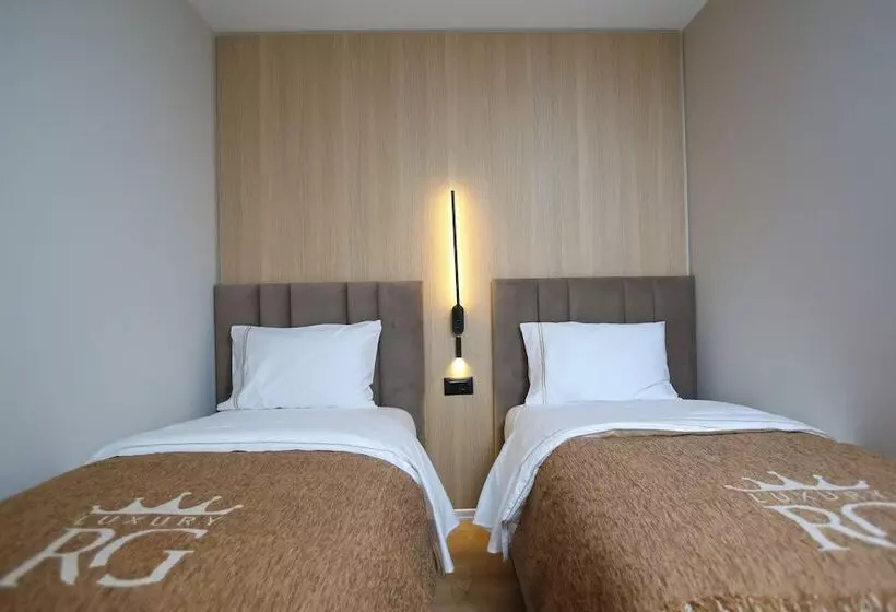 Hotelli Regina Palm Resort