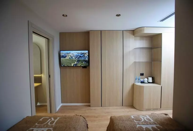 Hotelli Regina Palm Resort