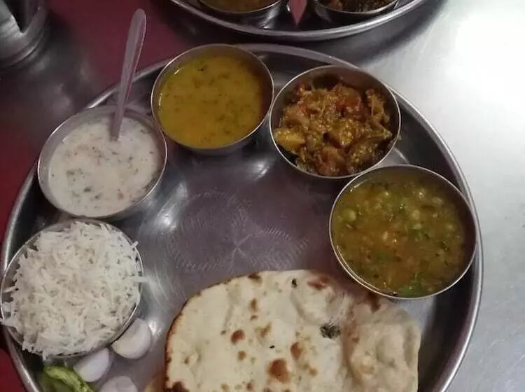 Hotelli Thakur Jii Bhopal