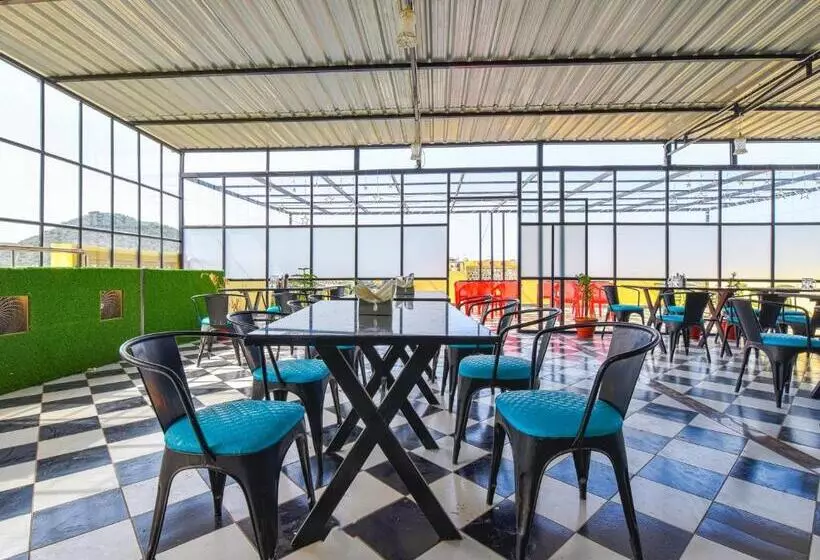 Maanvad Garh   V One Pride By Noww Hotels