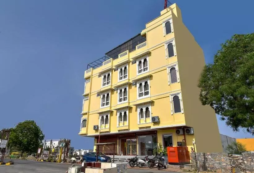 Maanvad Garh   V One Pride By Noww Hotels