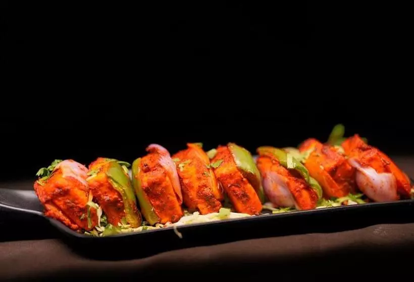 Maanvad Garh   V One Pride By Noww Hotels