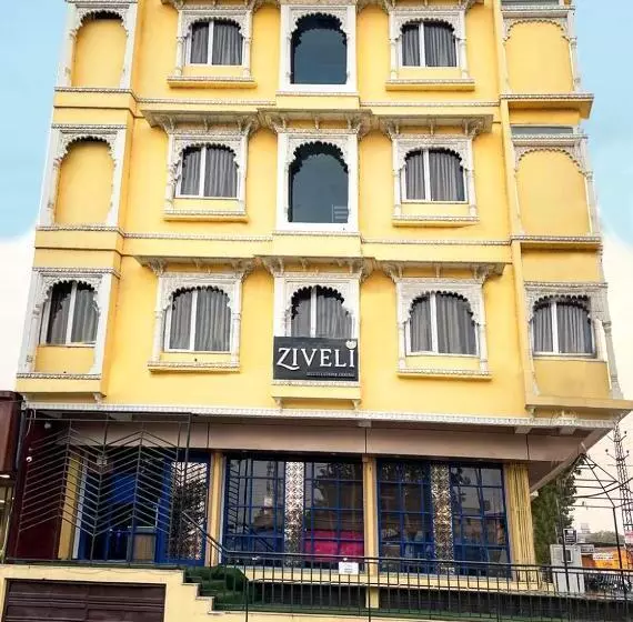 Maanvad Garh   V One Pride By Noww Hotels