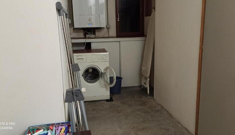 Pensjonat Etablissement Commun Avec Chambre Privé Tranquille Avec Jardin A 10 Min A Pied De La Gare De Fleury