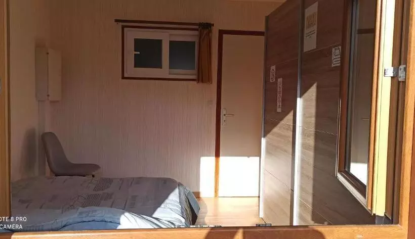 ペンション Etablissement Commun Avec Chambre Privé Tranquille Avec Jardin A 10 Min A Pied De La Gare De Fleury