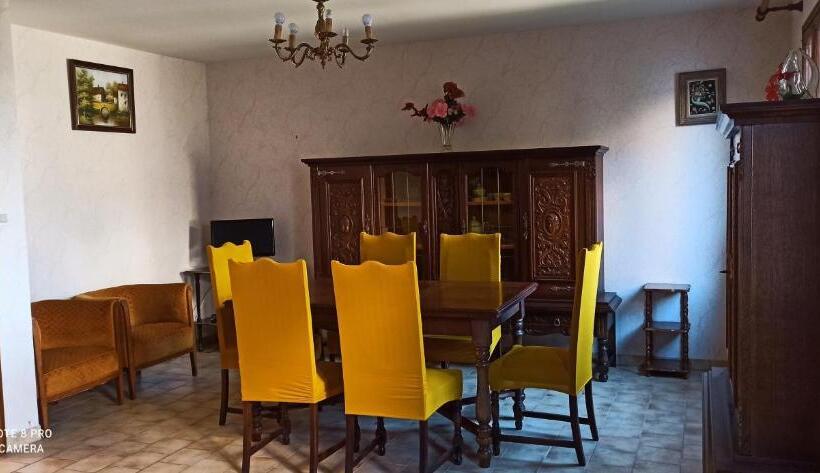 Pensjonat Etablissement Commun Avec Chambre Privé Tranquille Avec Jardin A 10 Min A Pied De La Gare De Fleury