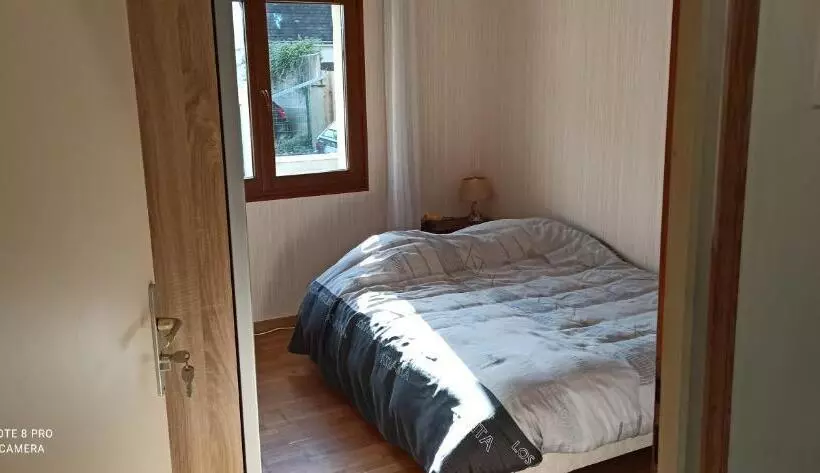 ペンション Etablissement Commun Avec Chambre Privé Tranquille Avec Jardin A 10 Min A Pied De La Gare De Fleury