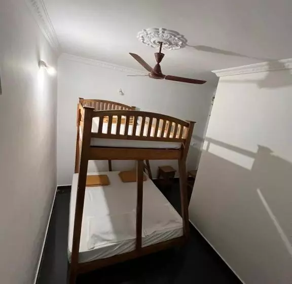 Rainbow Hostel & B&b