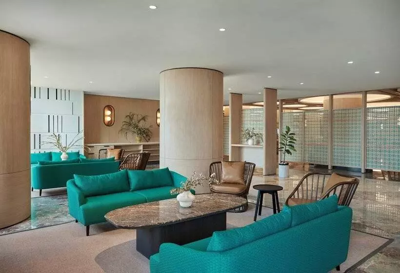 Vivere Hotel, Artotel Curated